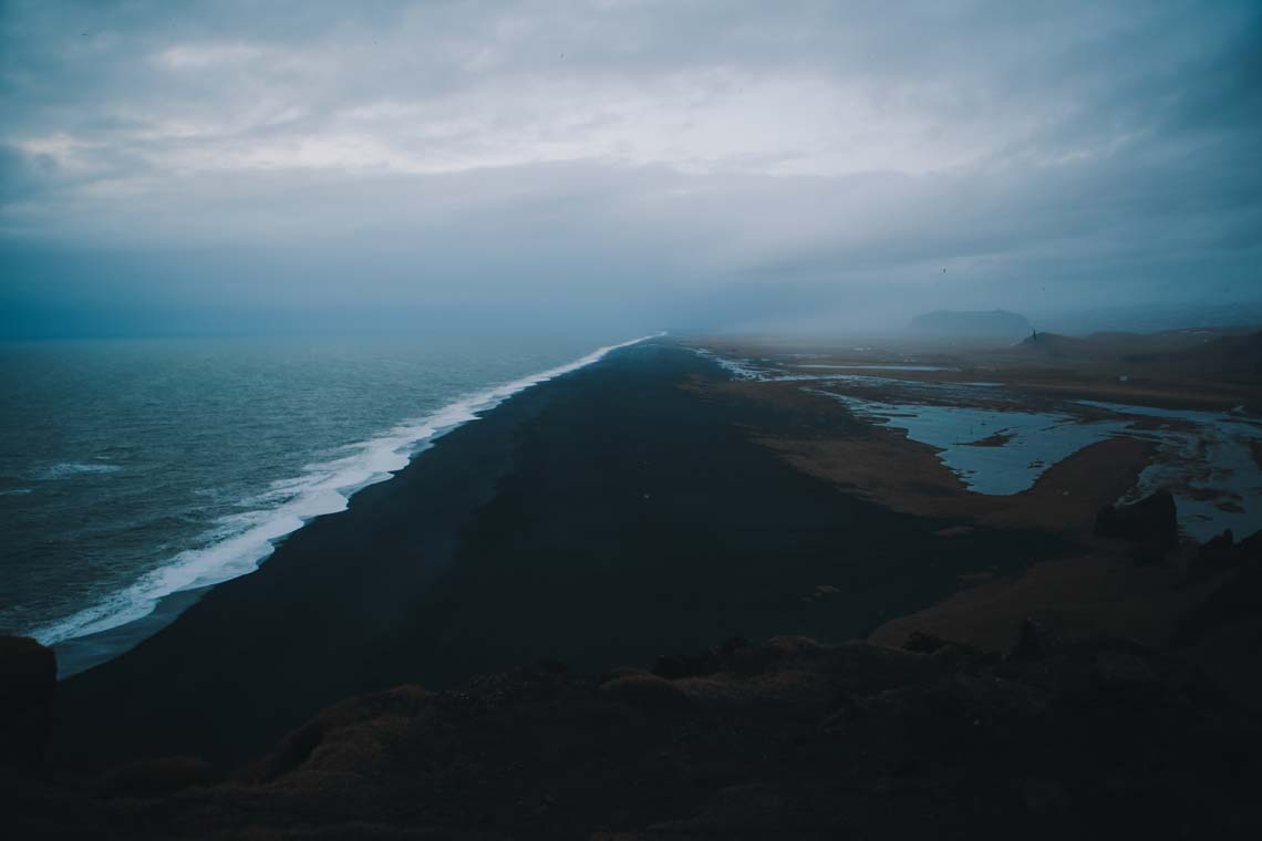 Luftaufnahme eines Strands in Island